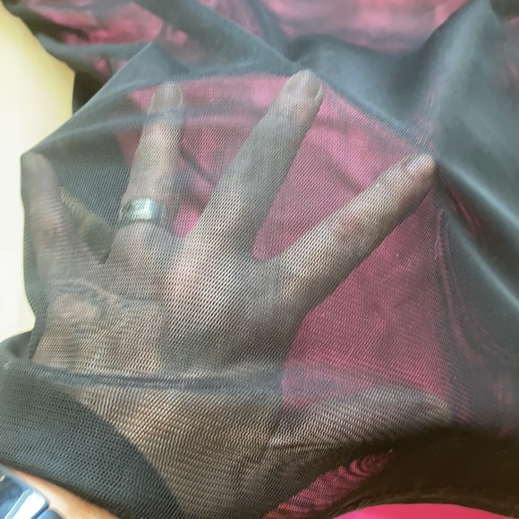 🇨🇦EUC black mesh layer over pink top punk cool - Picture 11 of 12
